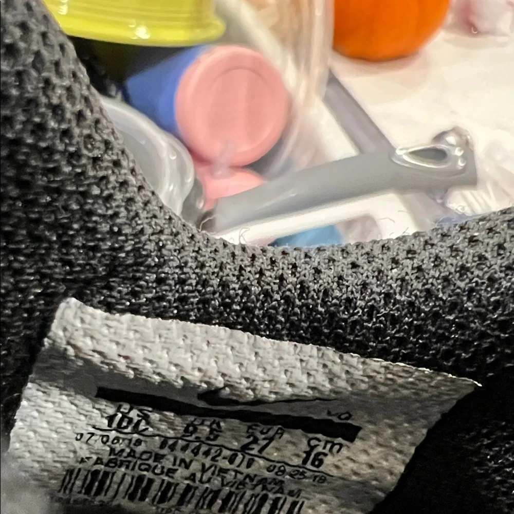 Nike‎ Black and Gray Athletic Shoes